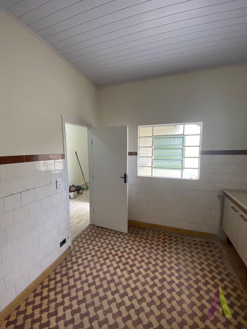 Ponto Comercial no Centro de São Roque! 