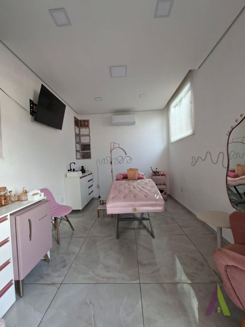 Casa Térrea em Bairro Tradicional de São Roque!