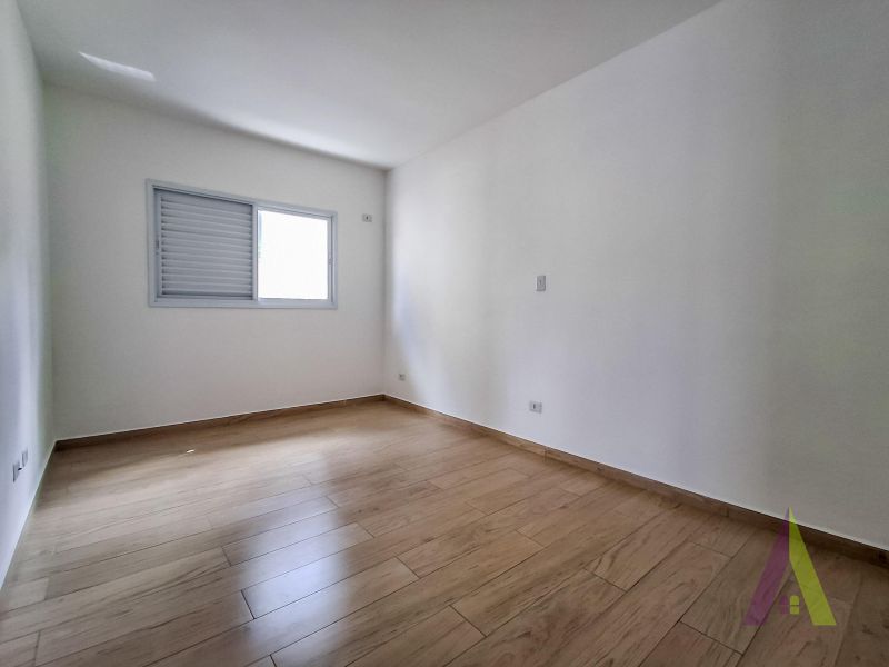 Apartamento com Varanda em Bairro Tradicional de São Roque!