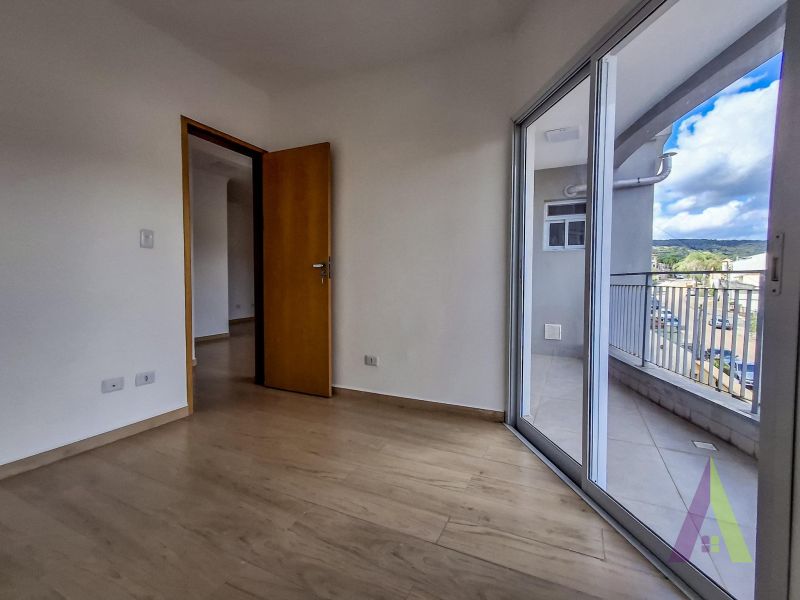 Apartamento com Varanda em Bairro Tradicional de São Roque!