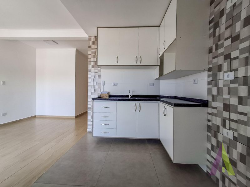 Apartamento com Varanda em Bairro Tradicional de São Roque!