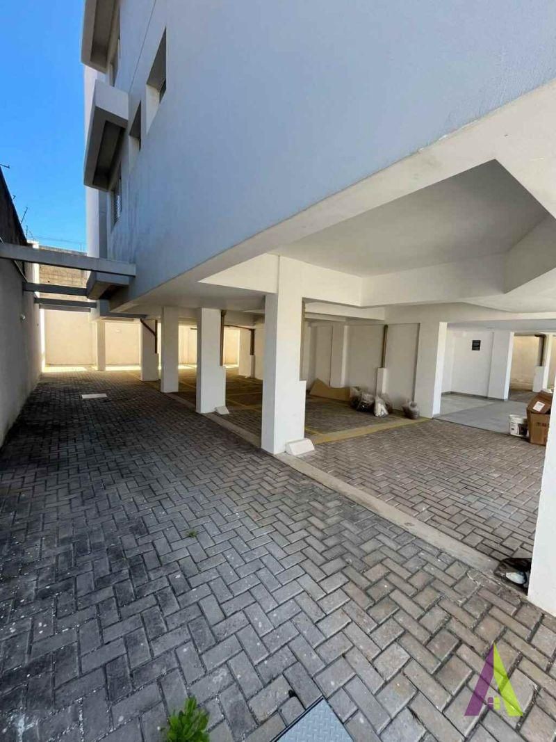 Apartamento com Varanda em Bairro Tradicional de São Roque!