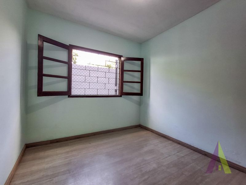 Casa Térrea Próxima a Avenida de Grande Fluxo em São Roque!