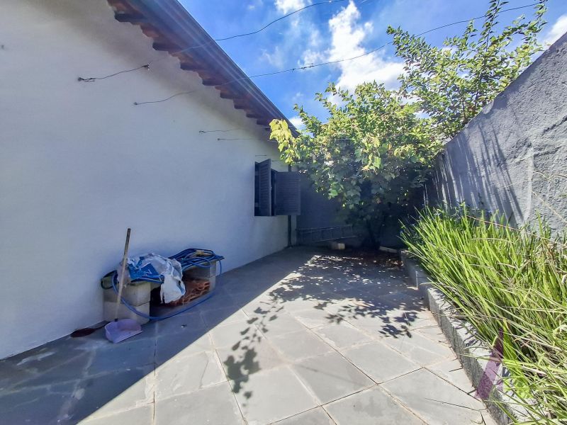 Casa Térrea Próxima a Avenida de Grande Fluxo em São Roque!