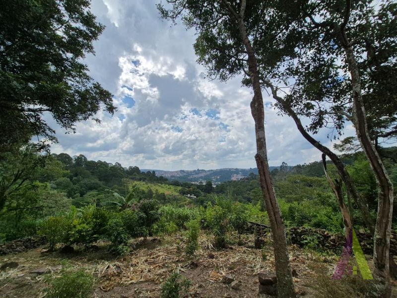 Chácara Próximo ao Centro de São Roque!