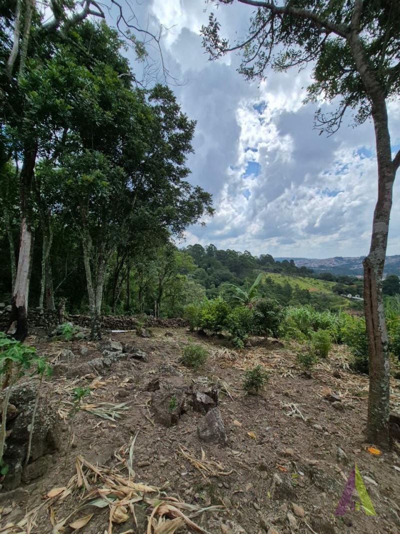 Chácara Próximo ao Centro de São Roque!
