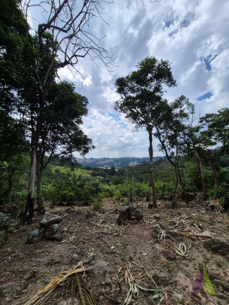 Chácara Próximo ao Centro de São Roque!