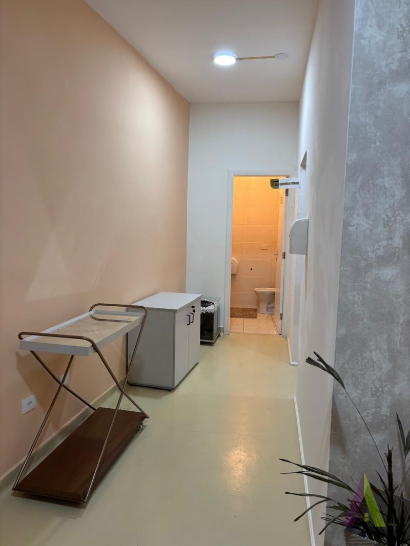 Sala Comercial no Centro de São Roque! 