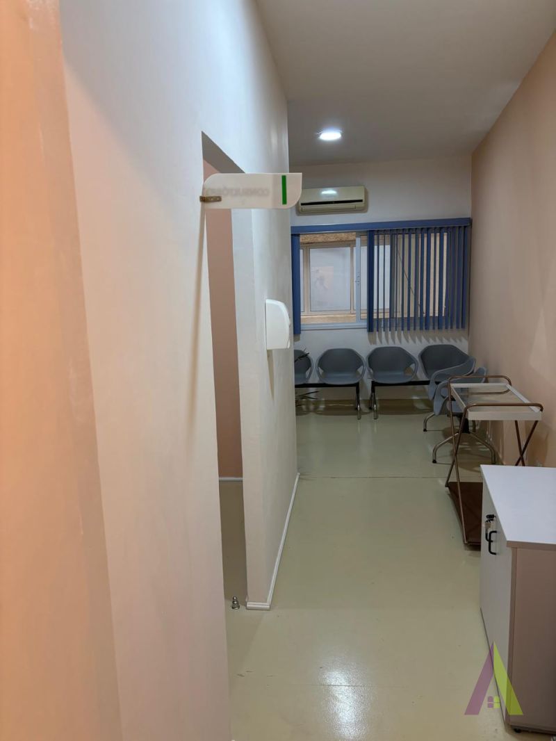 Sala Comercial no Centro de São Roque! 