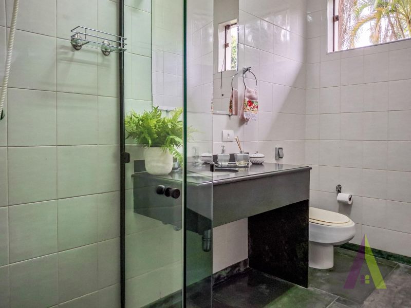 Casa terrea em condominio com excelente localização em São Roque!