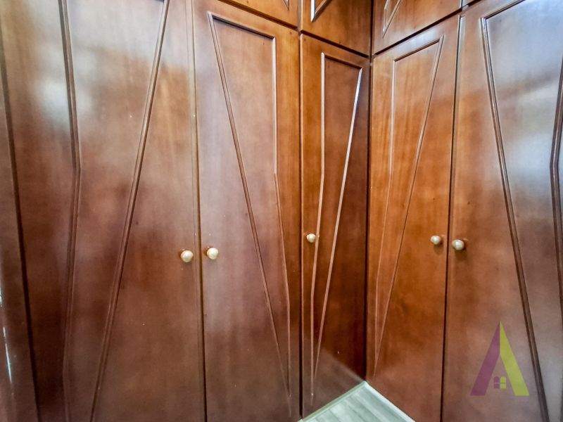 Casa terrea em condominio com excelente localização em São Roque!