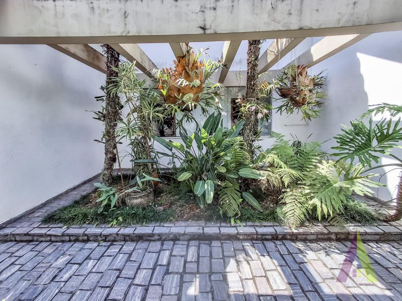 Casa terrea em condominio com excelente localização em São Roque!