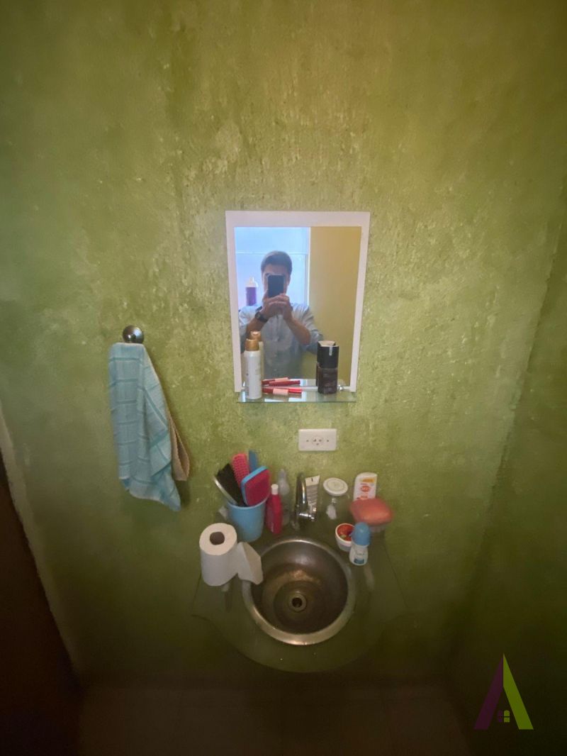 Sobrado Próximo ao Centro de São Roque! 