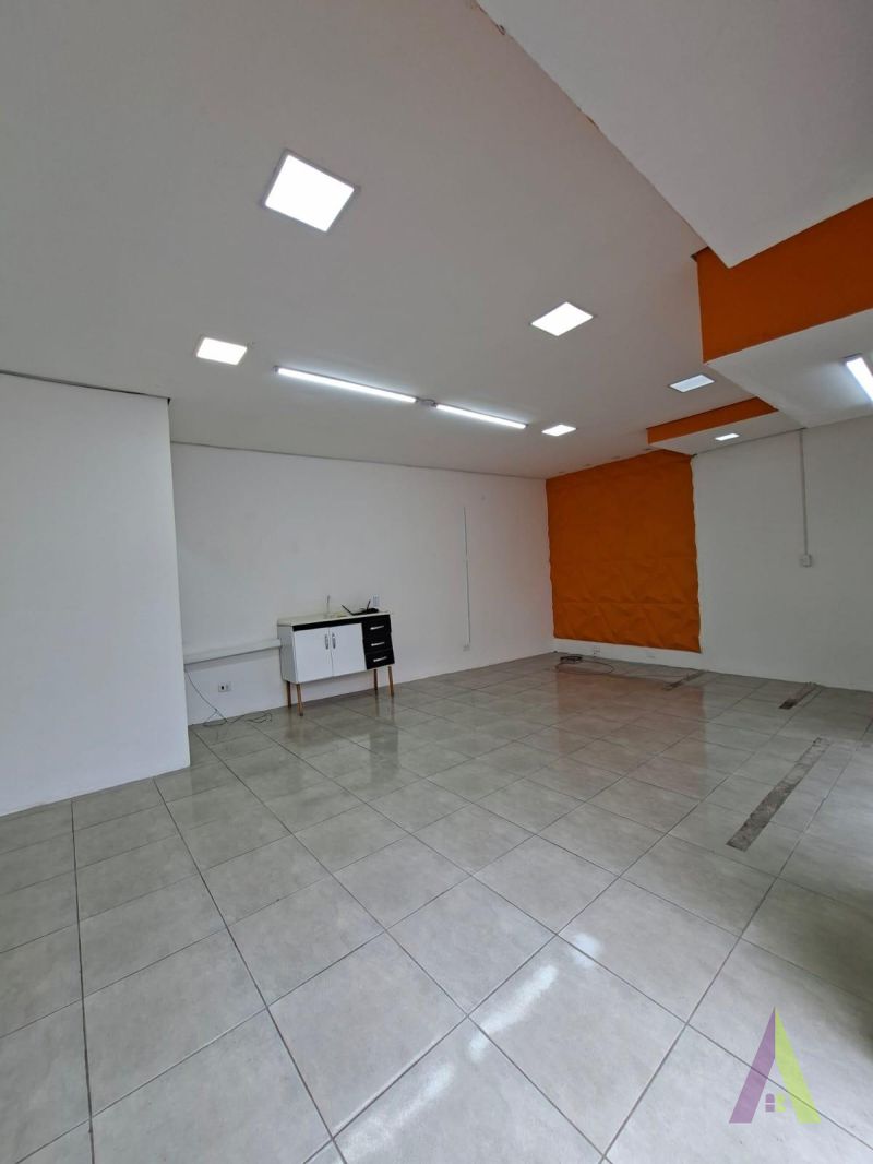Sala Comercial no Centro de São Roque!
