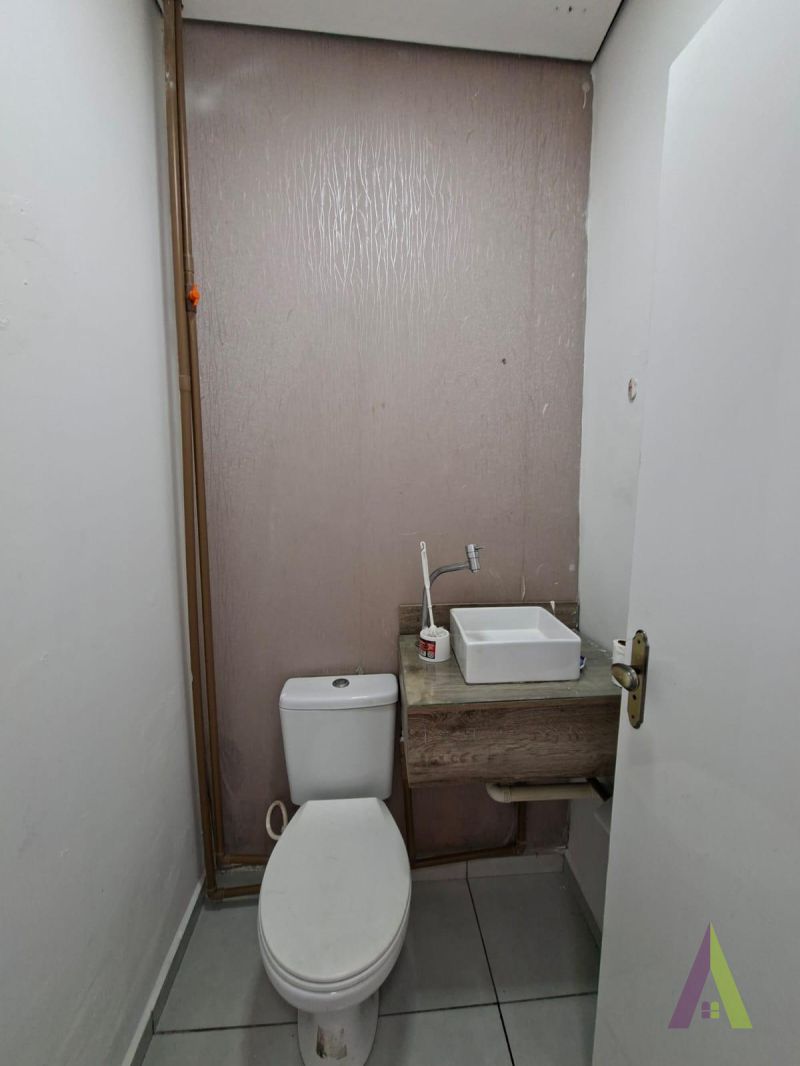 Sala Comercial no Centro de São Roque!