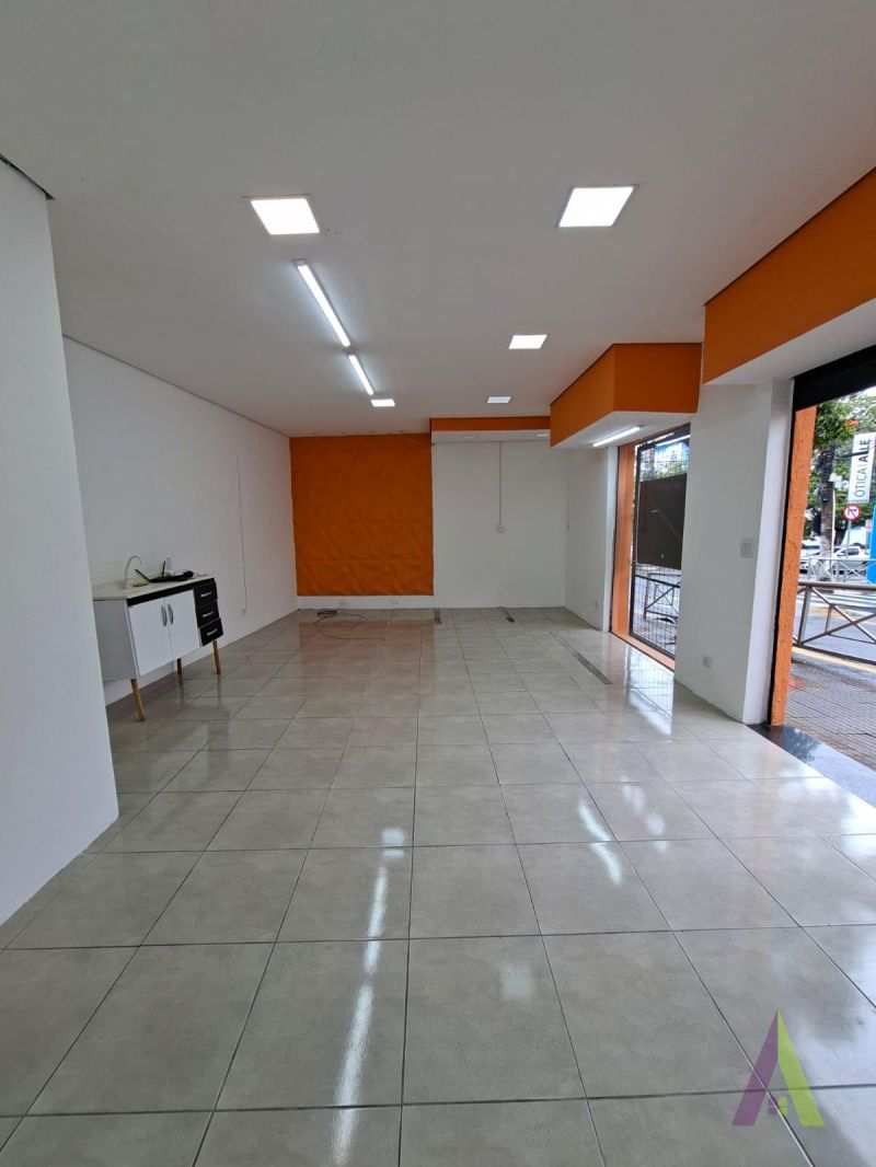 Sala Comercial no Centro de São Roque!