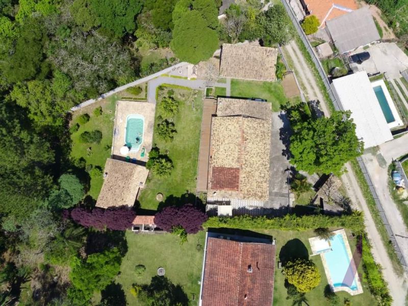 Chácara com Área de Lazer Completa em São Roque!