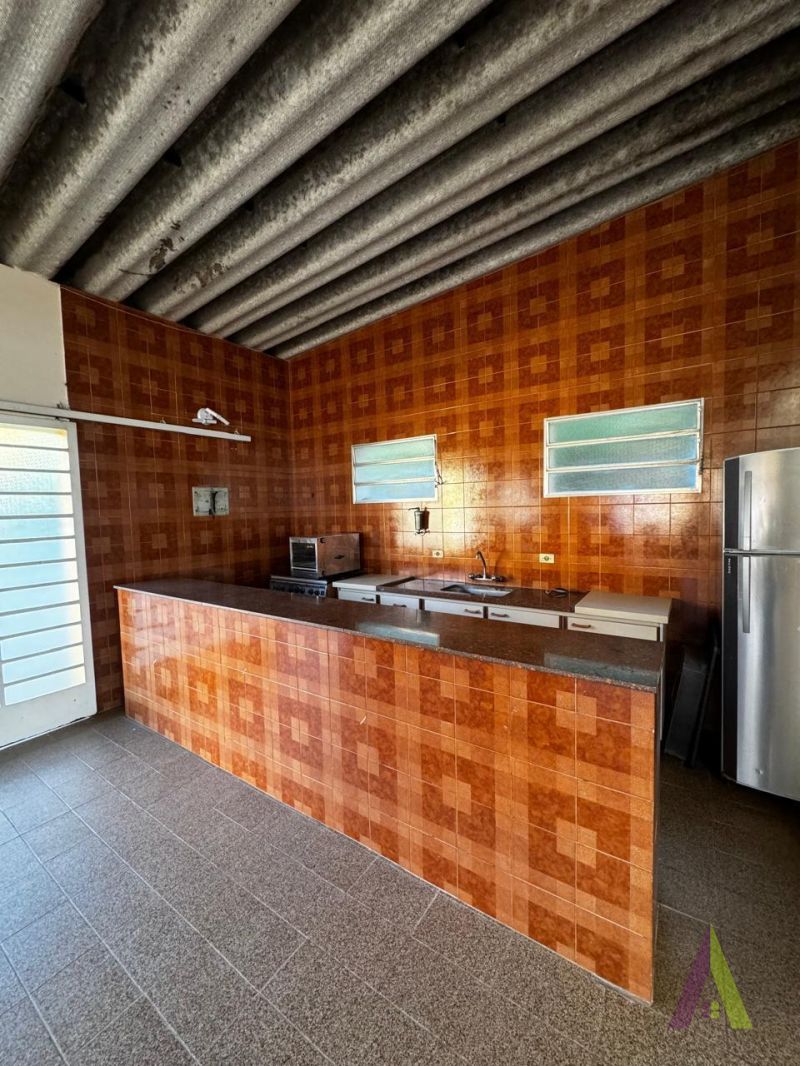 Casa Comercial Térrea No Centro de São Roque