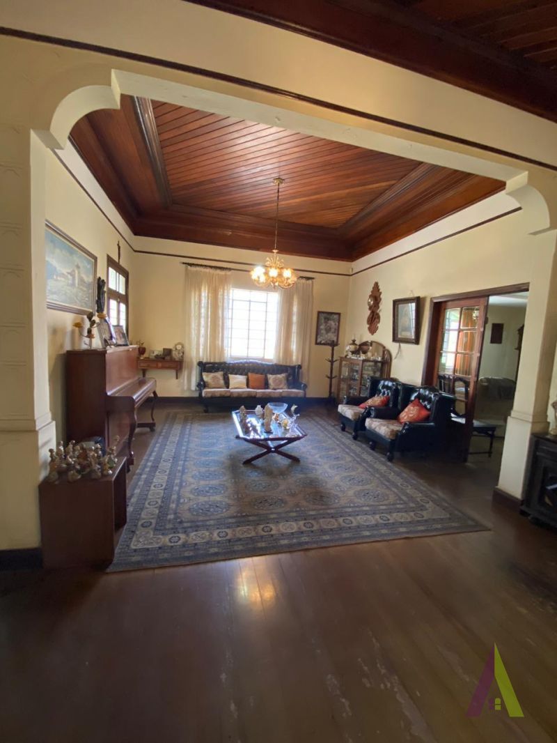 Casa Comercial Térrea No Centro de São Roque