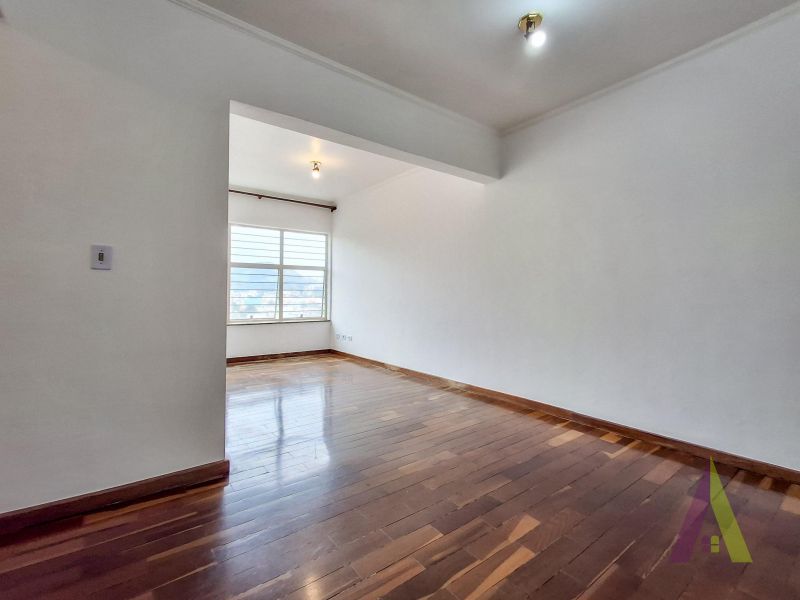 Apartamento Amplo no Centro da Cidade de São Roque!
