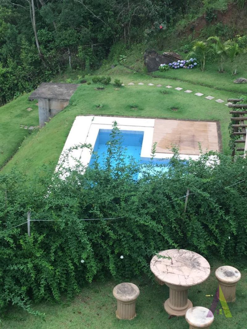 Mansão Magnifica em Condomínio em São Roque! 