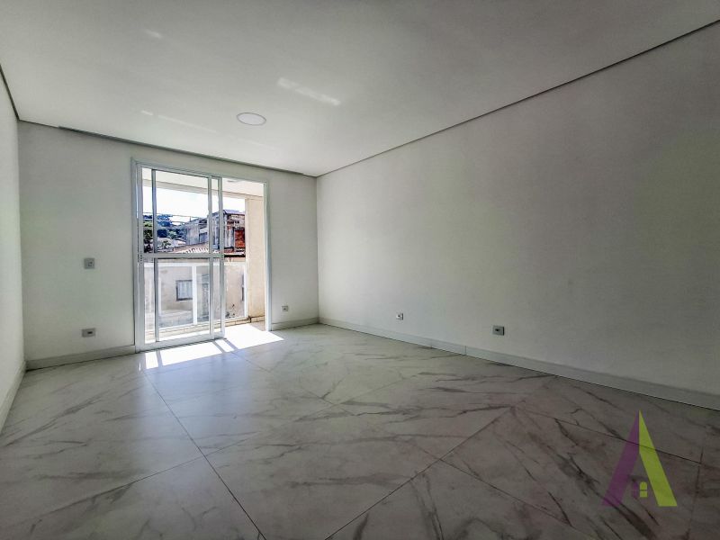 Apartamento com Elevador no Centro de São Roque!