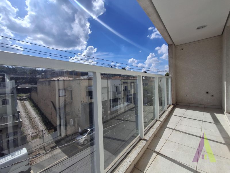 Apartamento com Elevador no Centro de São Roque!