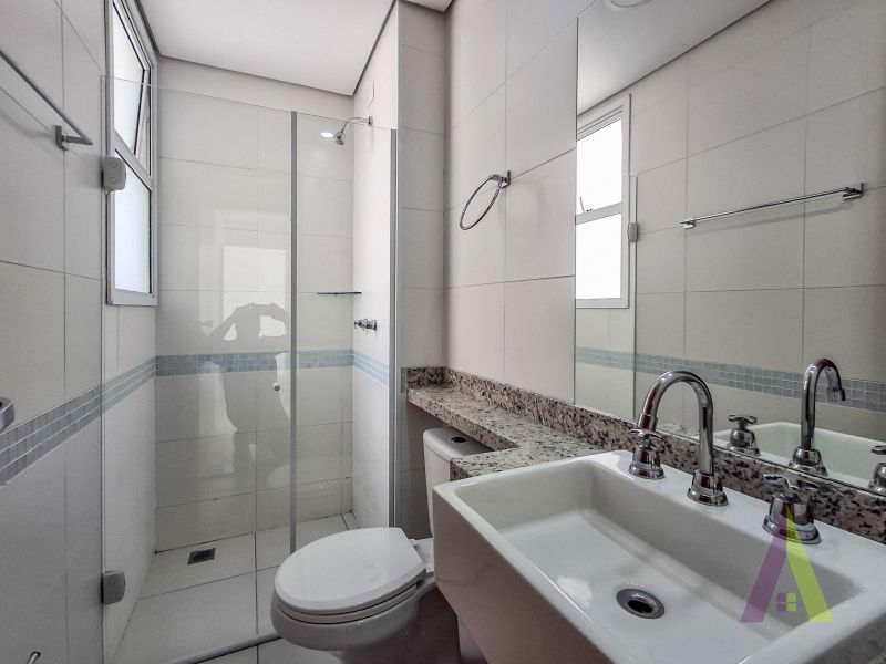 Apartamento com Elevador no Centro de São Roque!