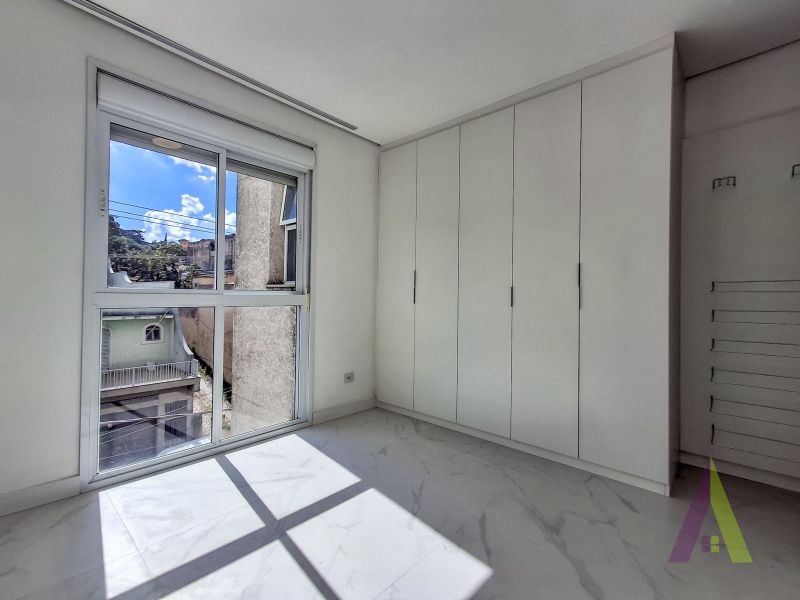 Apartamento com Elevador no Centro de São Roque!