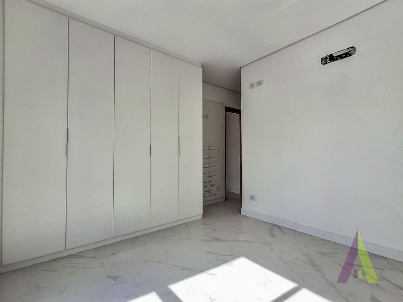 Apartamento com Elevador no Centro de São Roque!