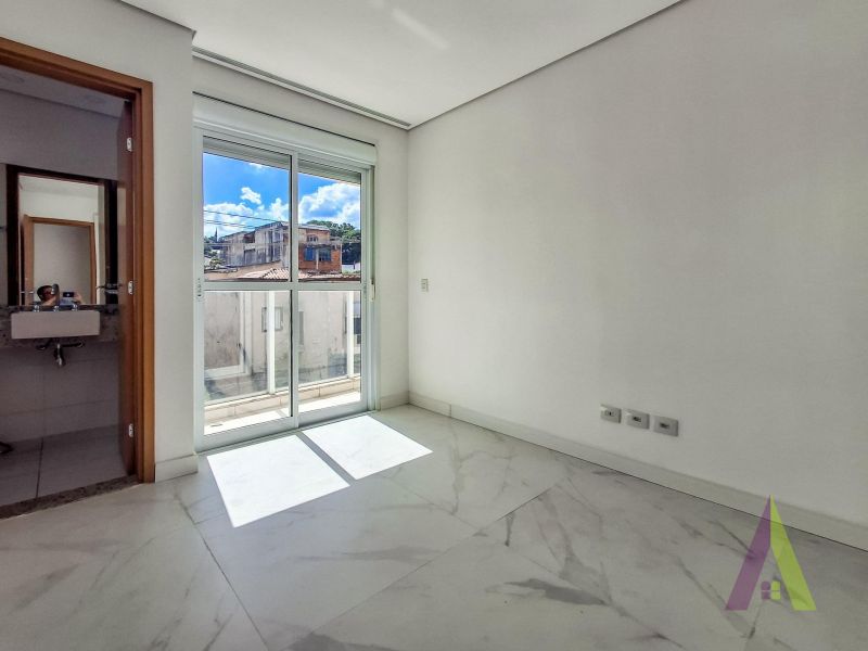 Apartamento com Elevador no Centro de São Roque!