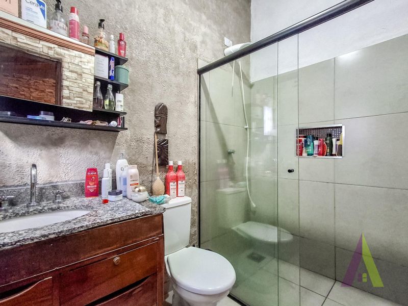 Sitio com nascente de agua e cercado por natureza em São Roque!