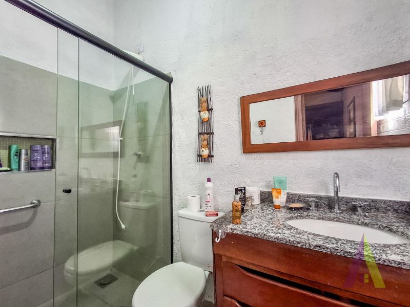 Sitio com nascente de agua e cercado por natureza em São Roque!