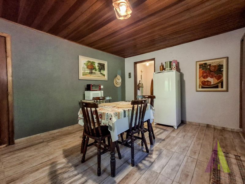 Sitio com nascente de agua e cercado por natureza em São Roque!