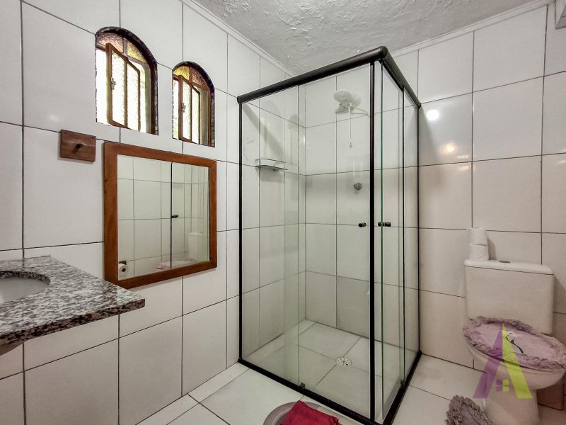 Sitio com nascente de agua e cercado por natureza em São Roque!