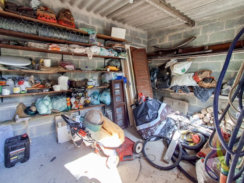 Sitio com nascente de agua e cercado por natureza em São Roque!