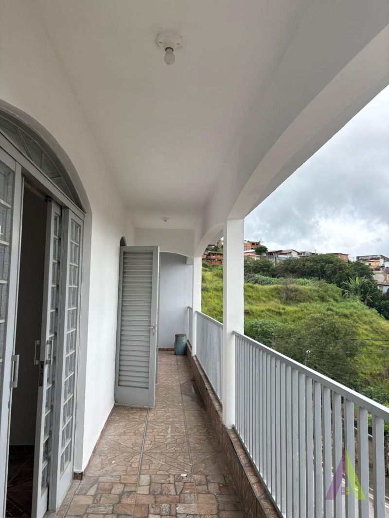 Sobrado com Salão Comercial em Mairinque!