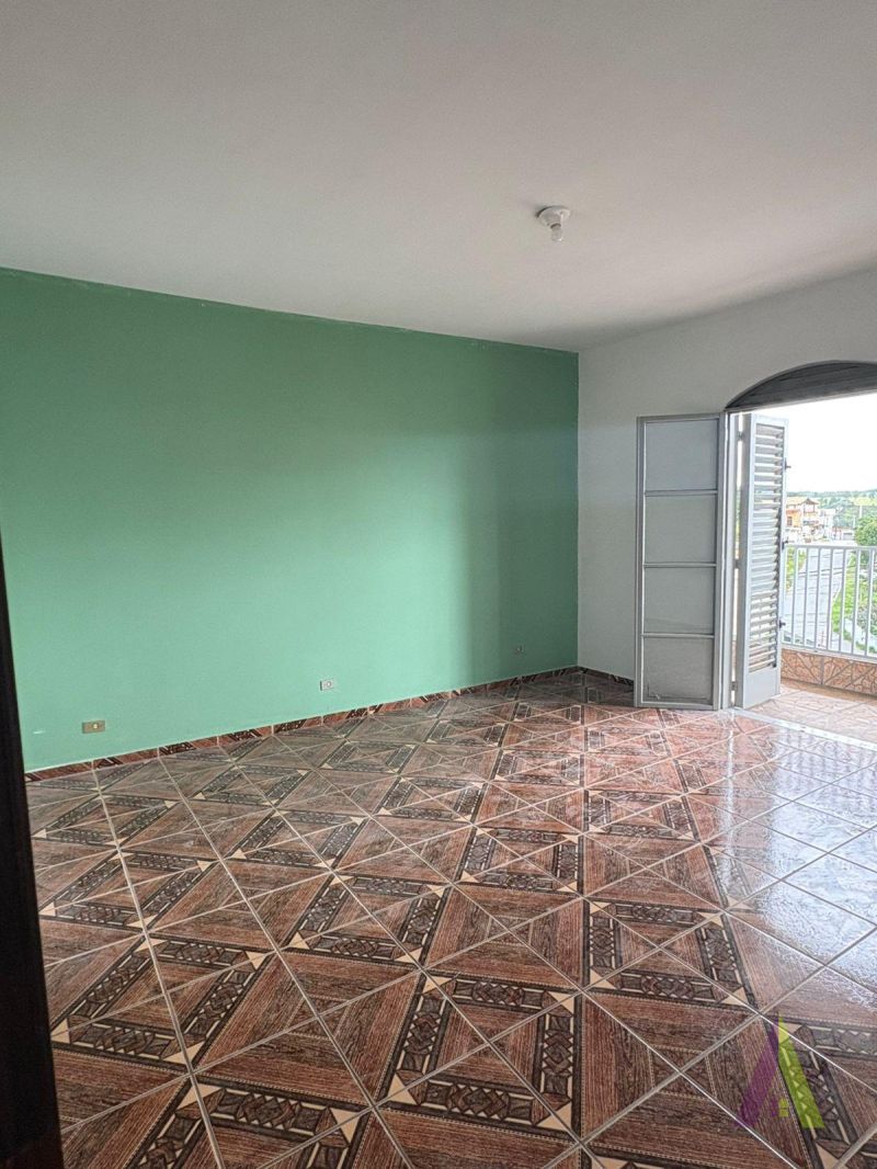 Sobrado com Salão Comercial em Mairinque!