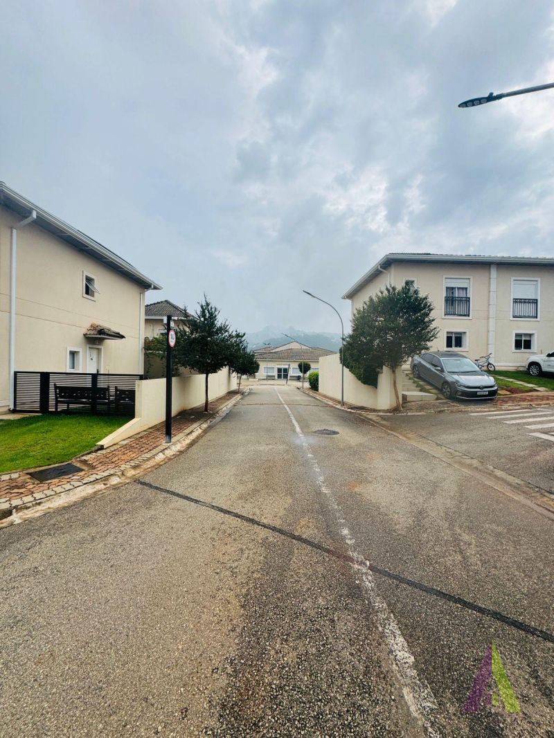 Sobrado em Condomínio Resort de São Roque!