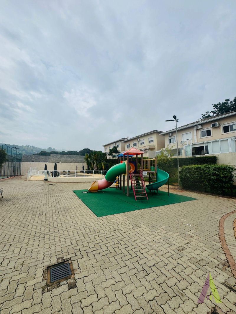 Sobrado em Condomínio Resort de São Roque!