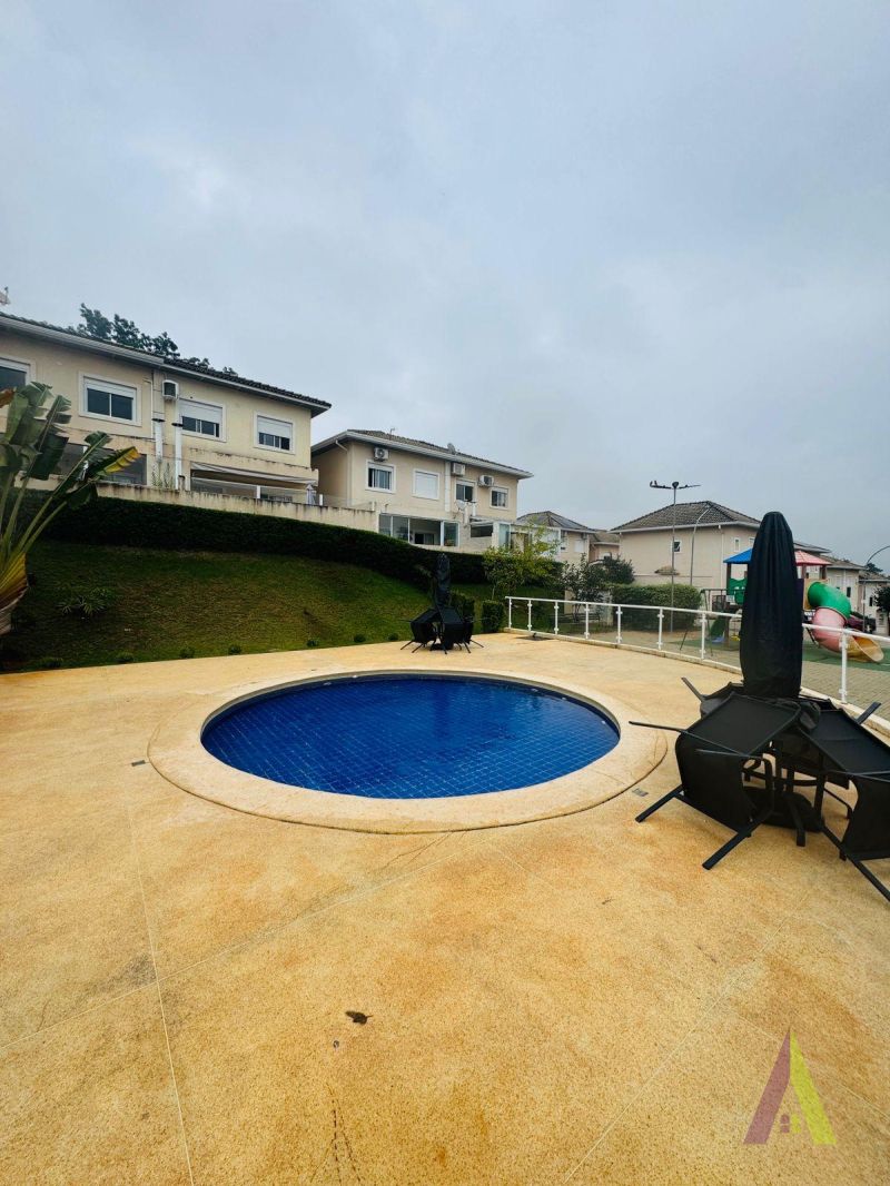 Sobrado em Condomínio Resort de São Roque!