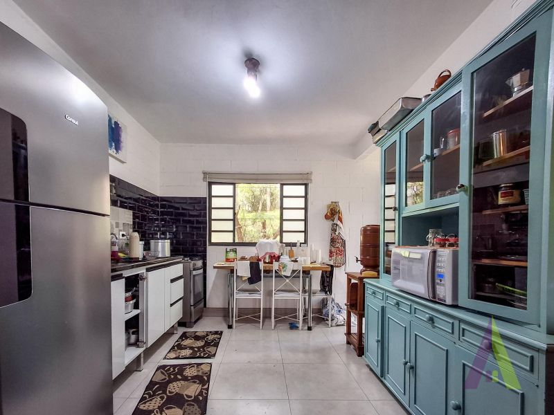 Chácara toda murada com piscina e churrasqueia em Mairinque!