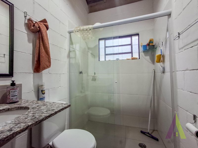 Chácara toda murada com piscina e churrasqueia em Mairinque!