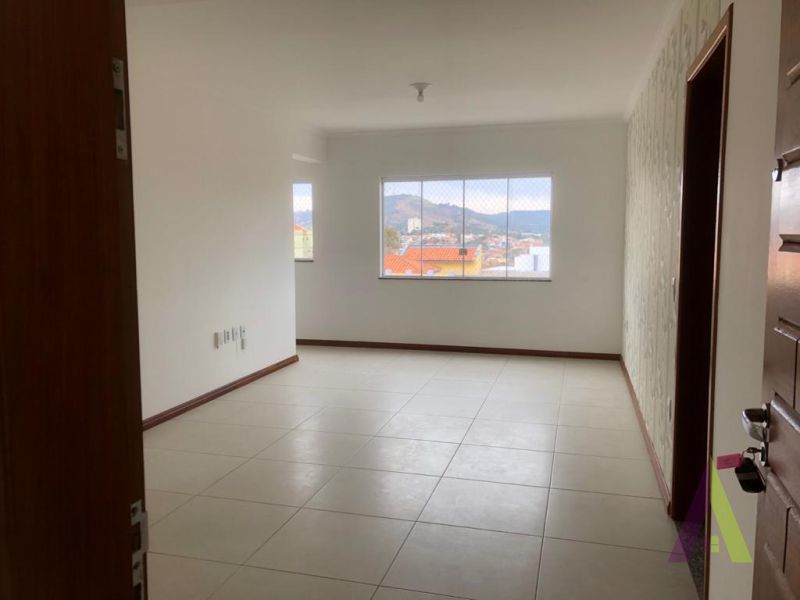 Apartamento em Bairro Tradicional de São Roque!