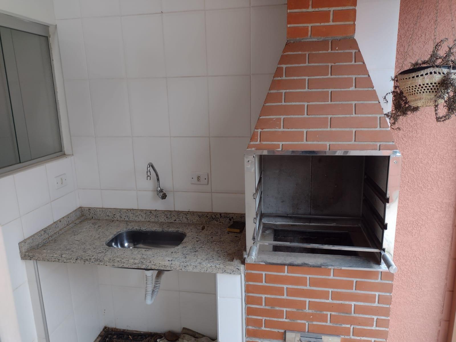 Sobrado em Condomínio Fechado em São Roque!