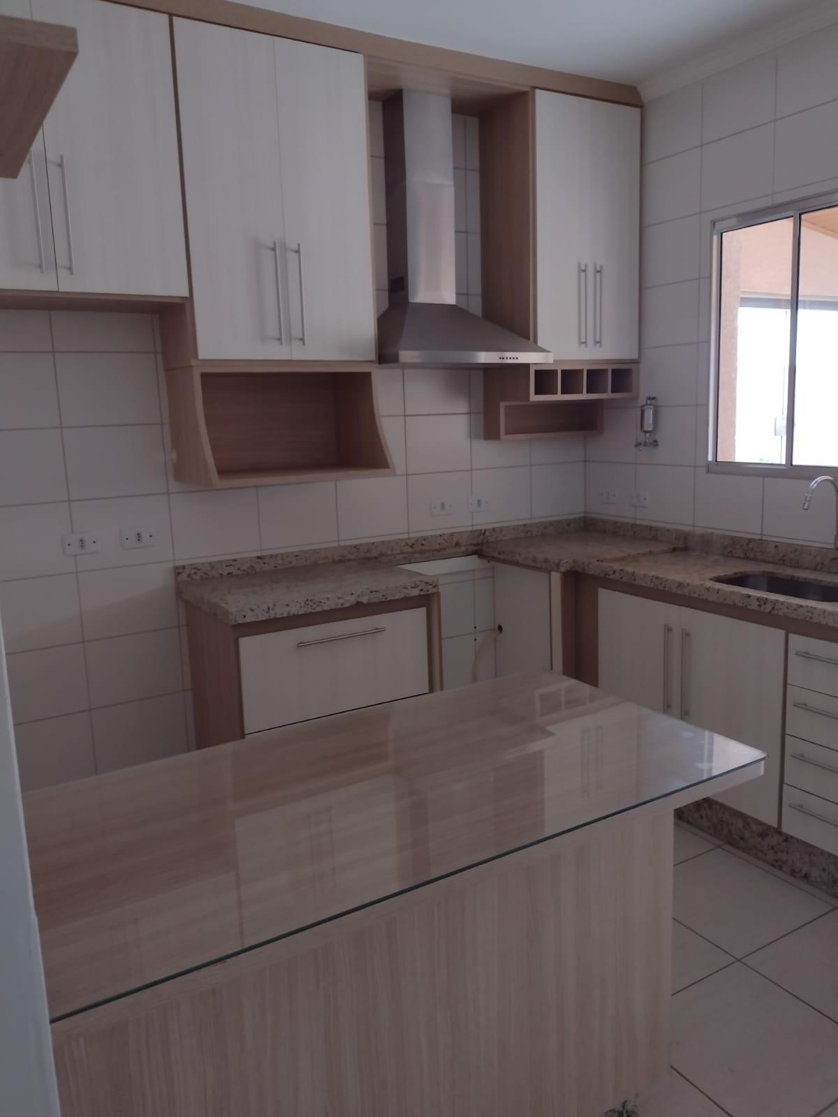 Sobrado em Condomínio Fechado em São Roque!