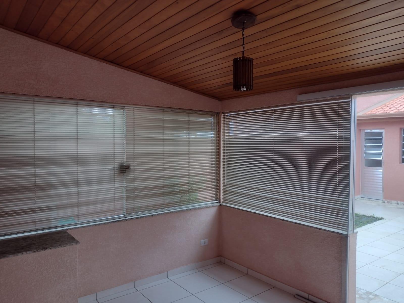 Sobrado em Condomínio Fechado em São Roque!