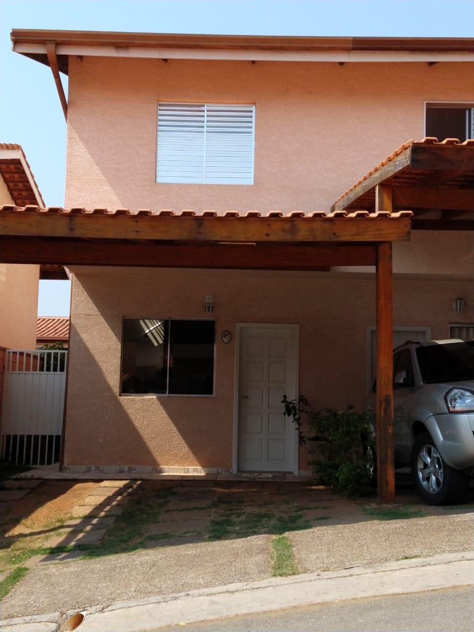 Sobrado em Condomínio Fechado em São Roque!