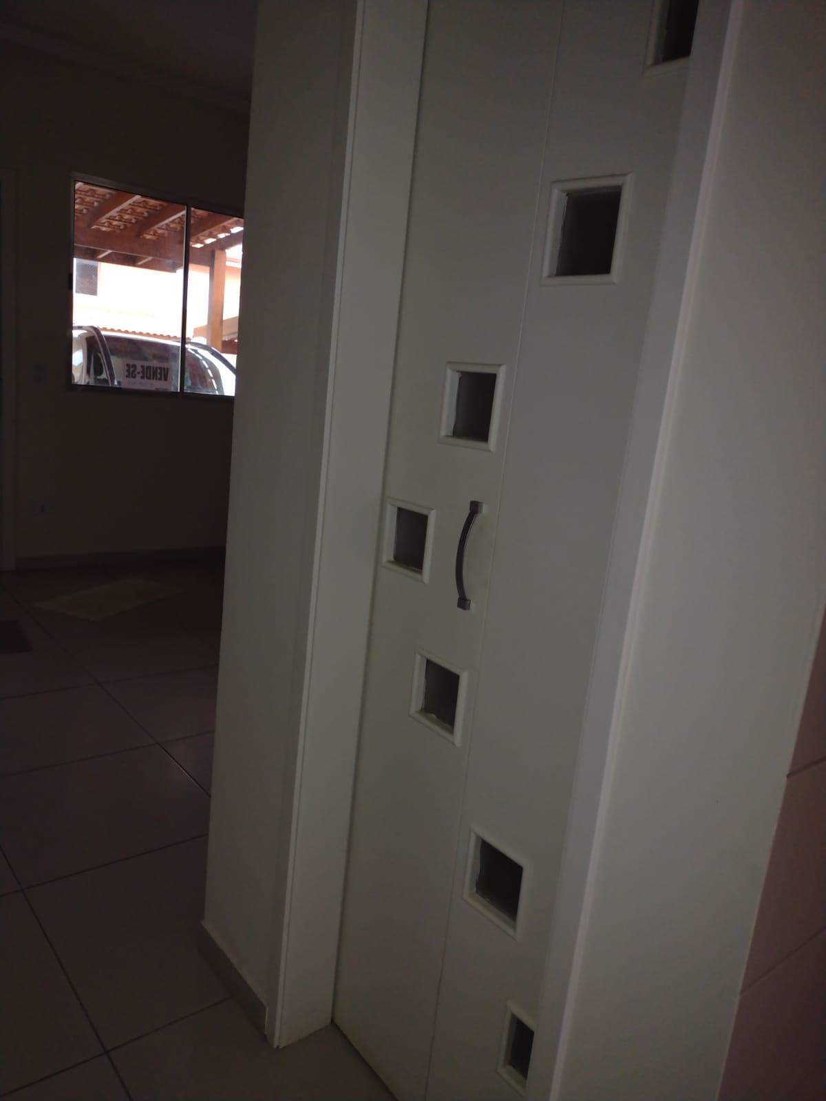 Sobrado em Condomínio Fechado em São Roque!