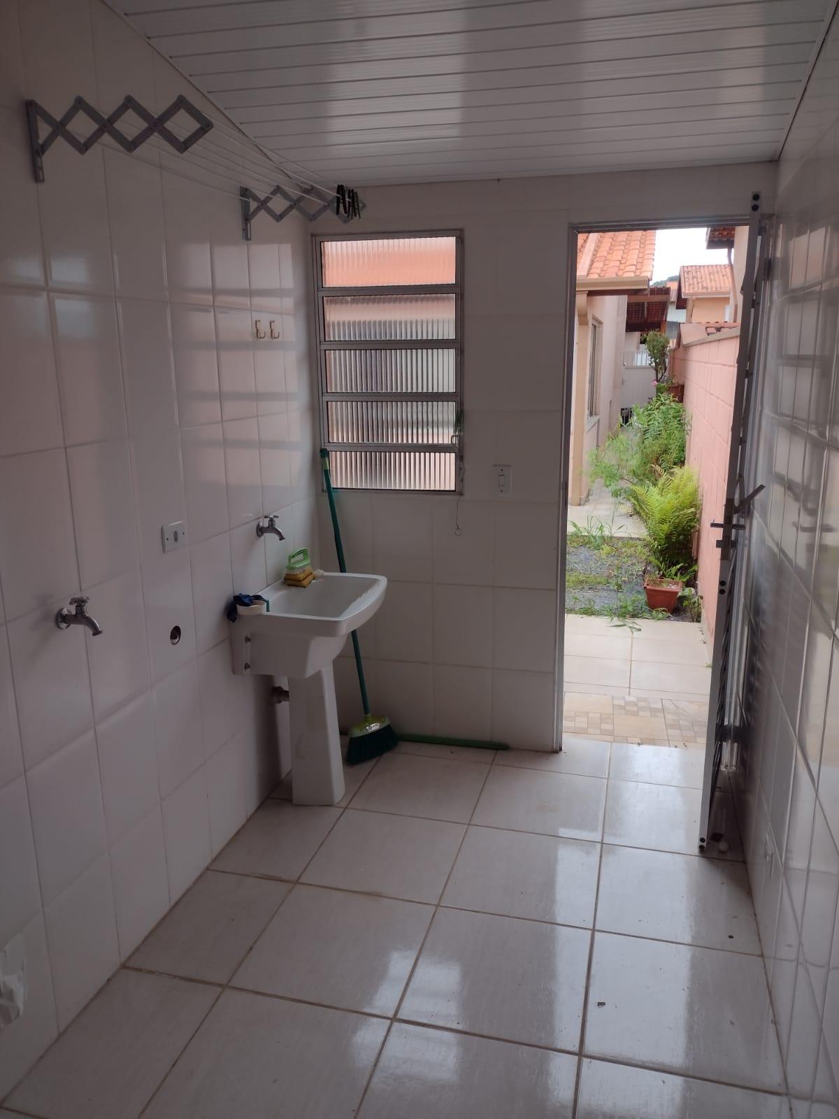 Sobrado em Condomínio Fechado em São Roque!